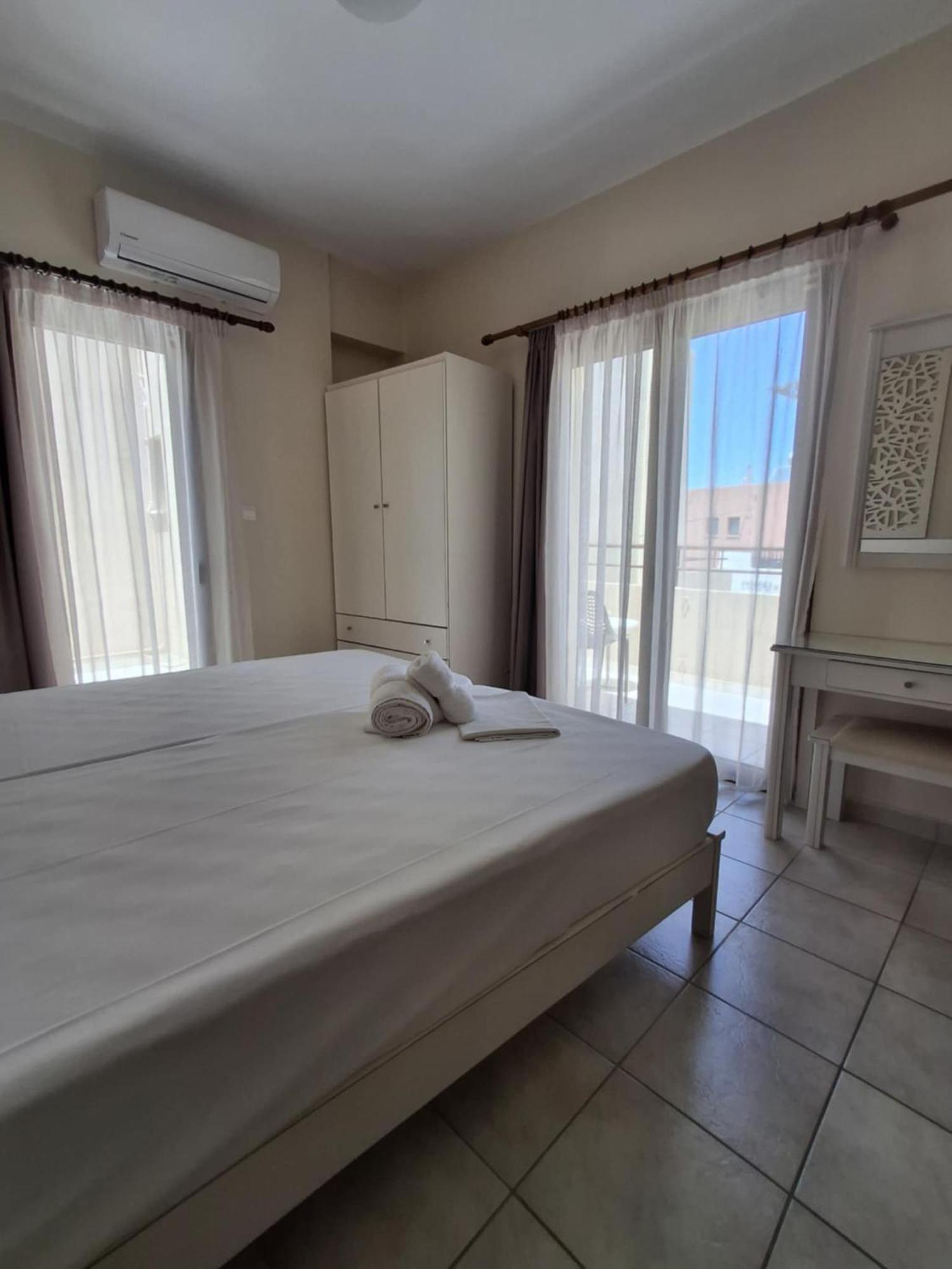 Lola'S Hotel Platanias  Luaran gambar